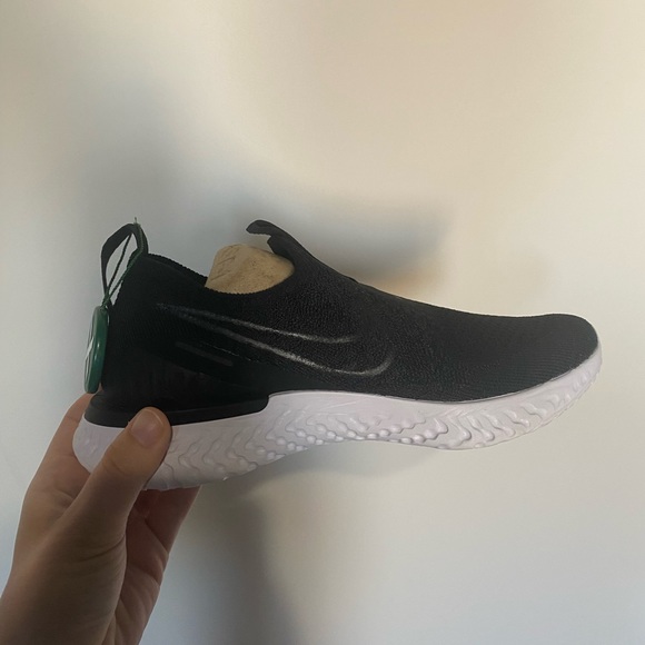 Nike Epic Phantom React Flyknit - Picture 2 of 3